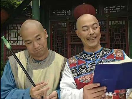 纪晓岚在清朝官大吗？能和和珅抗衡吗？