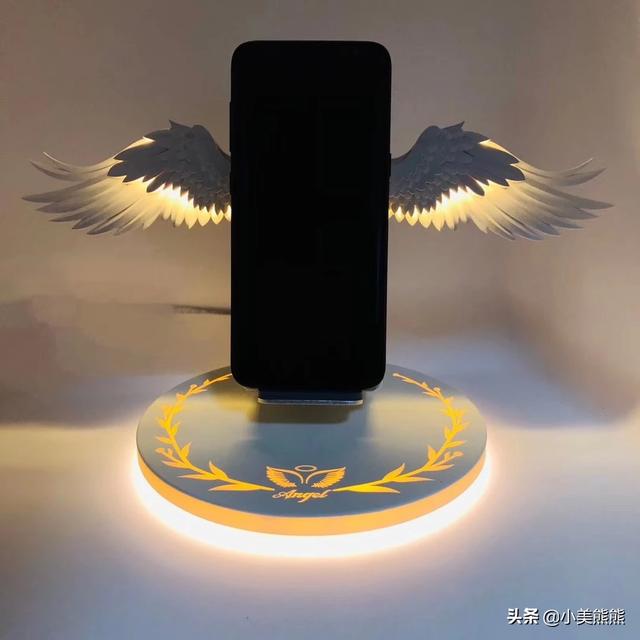 朋友圈配图搞笑:你有哪些搞笑图片，打出来一起开心下？