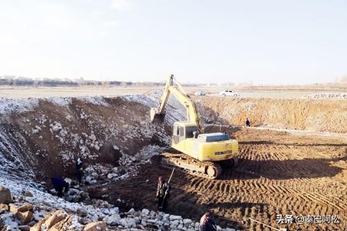 山边水库如何养鱼视频:有个五百亩的水库该怎么养鱼？