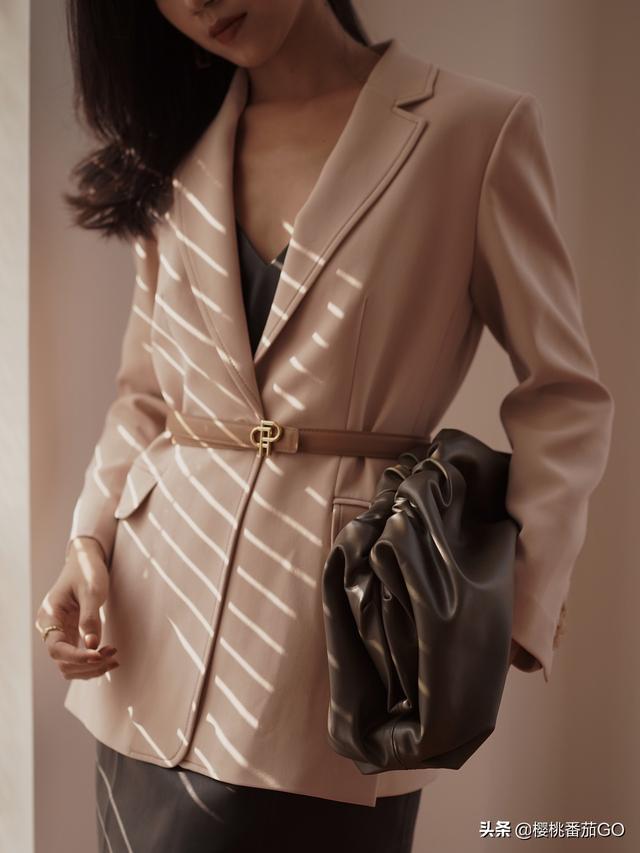 30岁的女人怎么搭配衣服好看？插图26