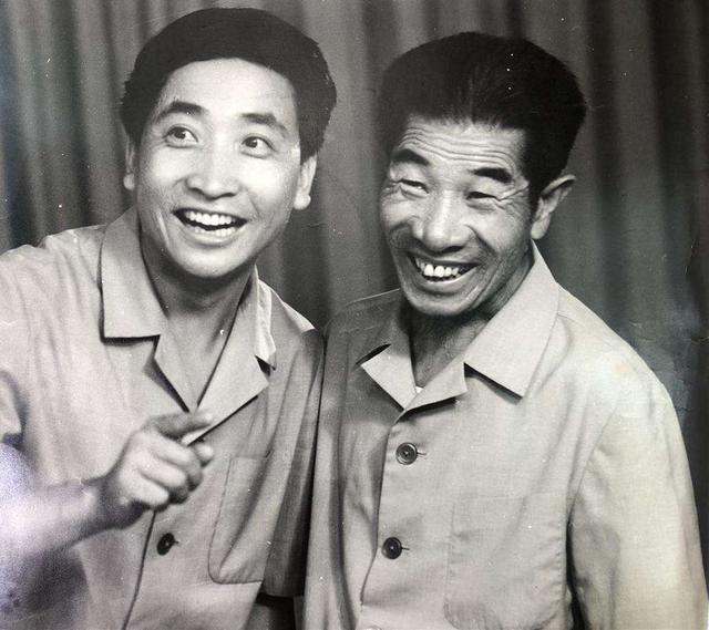 从艺术成就上说侯耀文先生能被称为泰斗吗姜昆能被称为大师吗