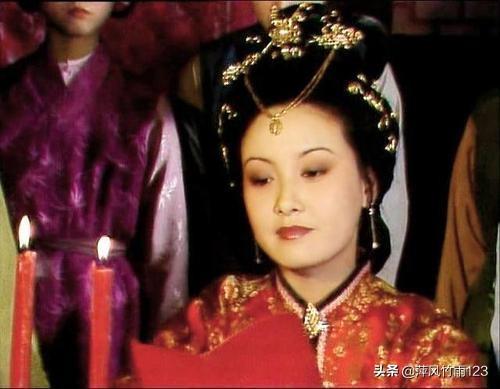 闺房偷换爱抚技巧:“贾宅第一罪人”，“极淫邪”，脂砚斋为何如此恶评王熙凤？