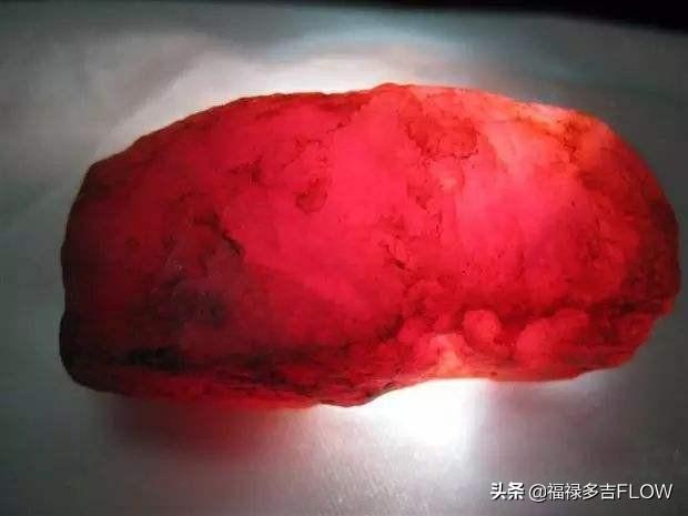 红宝石什么颜色最好,哪个国家出产的红宝石最好？