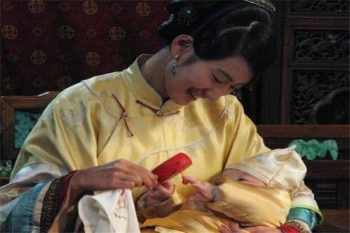 做个有心机的宝妈:古代女人明明自己可哺乳，官宦之家为何要请奶娘，背后有何原因？