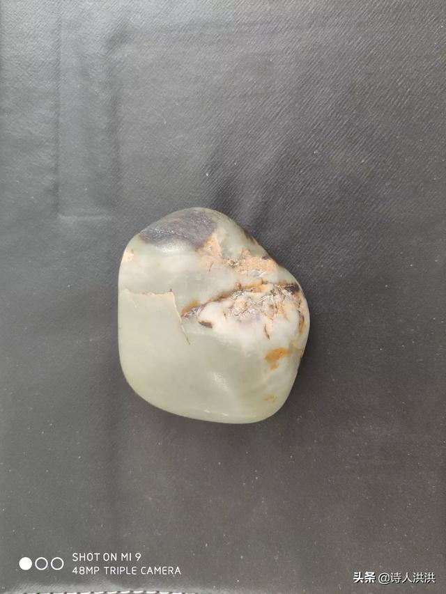 透闪石玉基本知识,是带有透闪石的玉统称和田玉吗？