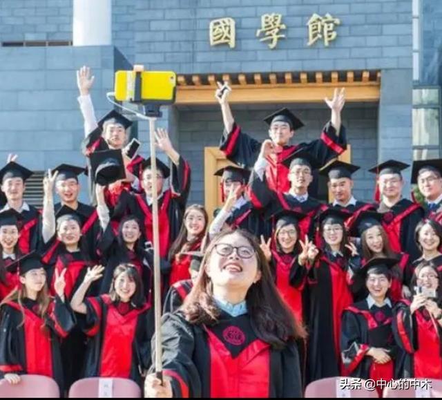 面对许可馨，季子越频频辱国事件，国家是否应该做出相应治理措施？