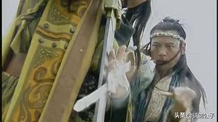 独孤九剑和辟邪剑法:岳不群不学辟邪剑法，学华山派秘洞里面的剑招，能打败左冷禅吗？