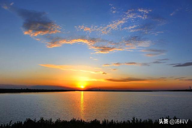 https://p1.toutiaoimg.com/large/tos-cn-i-0022/9b9e65ba24de4e26b091c87f517a7bc3