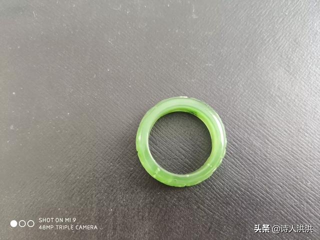 透闪石玉基本知识,是带有透闪石的玉统称和田玉吗？