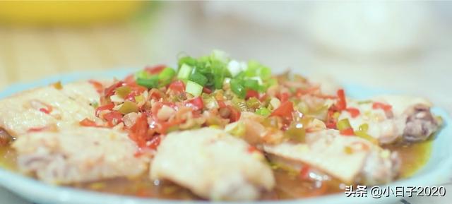 请大家说说自己最拿手一道年夜饭菜肴的原材料和做法？