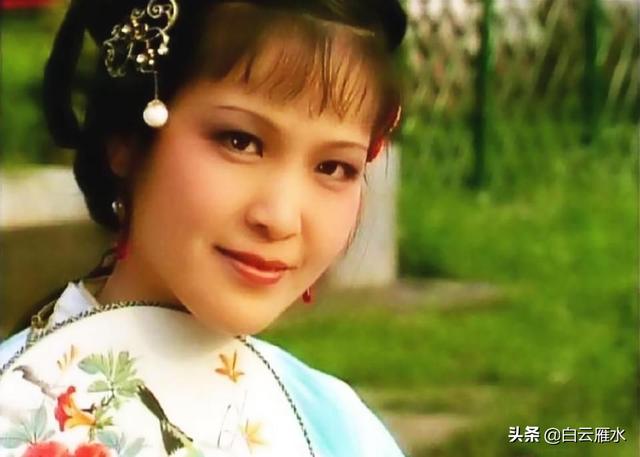 项圈犬奴鼻环:能谈一谈《红楼梦》里的女人们吗？你是怎么看待她们的？