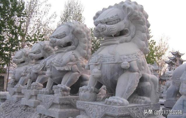石头狮子:谁知道大门口的石头狮子嘴里面能活动的石球是怎么进去的？