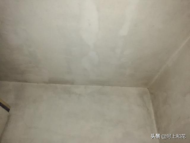 为什么房子没人住会发霉,墙壁起皮和没人住有关系吗？