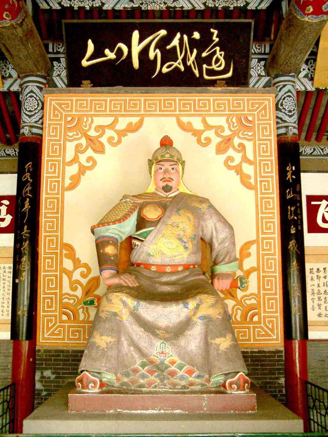 头条问答 - 秦桧后人不满祖先跪800年,将跪像塑成坐像,岳飞后人如何