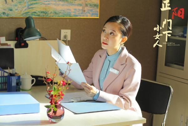 贺丽霞反而是徐慧芝三个孩子中最优秀的一个,她比较有见识,也会知恩图