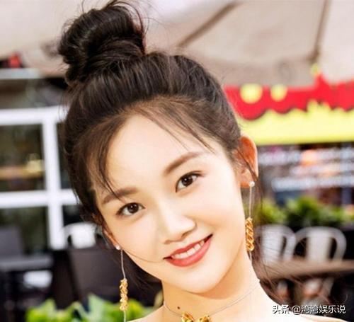 苗苗是谁:郑恺苗苗官宣结婚，背后隐情何在？