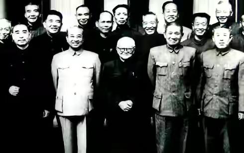 黎氏八骏:你心中有哪位明星为国家做出大量贡献，能够和国士相提并论？