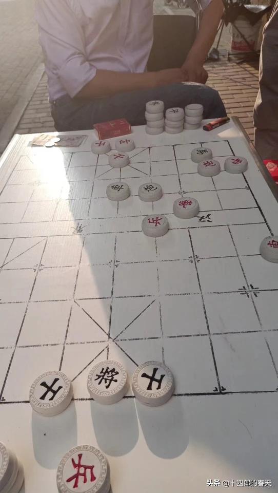 我象棋下的太好,没有人跟我玩了。怎么办呢？