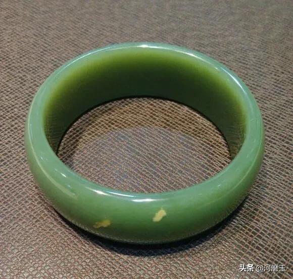 和田玉滴水几秒散开,现在的和田玉市场要如何识别真假？