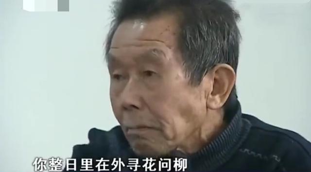 女子挤奶喂狗:农村又一怪正在兴起，留守妇男，为什么？

？