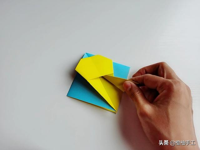 折耳兔怎么画简单:可不可以给我简易说一下皮卡丘书签怎么折？