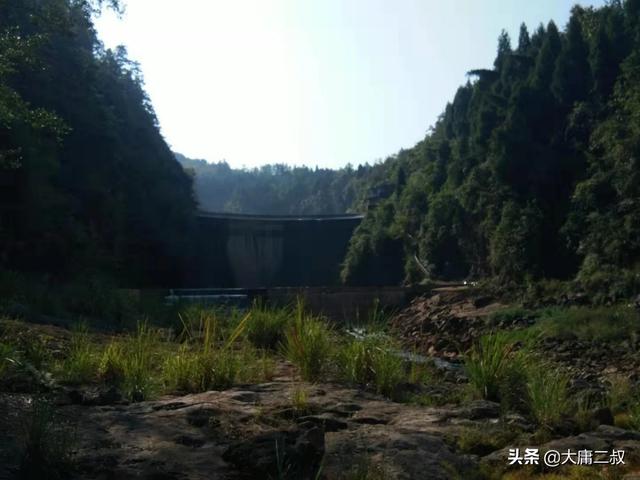 李觉将军:有没有从小被人欺负，长大成功了的名人故事？