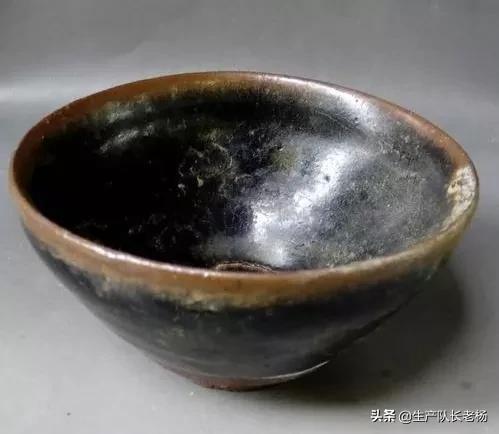 可调节容量宠物碗:可调节高度的狗碗 碗为什么是上大下小？有什么寓意吗？