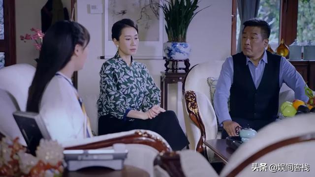 丁勇岱老婆:《三叉戟》花儿到底什么背景，黑道的董虎为什么这么怵她