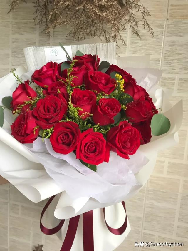 下载好看的玫瑰花,你喜欢什么样的红玫瑰花束？