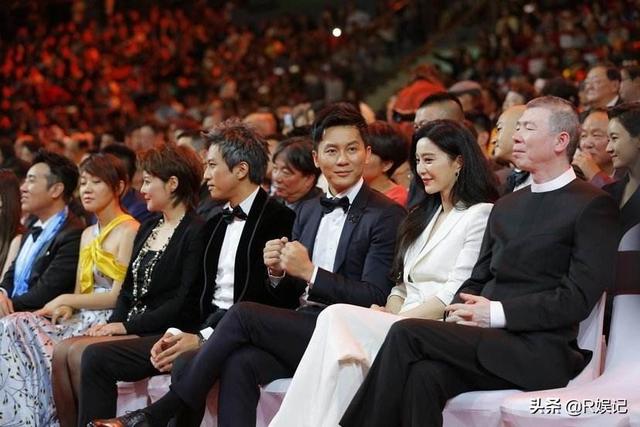 李荣浩公开恋情:6月4日李荣浩为杨丞琳公开庆生算不算占用公共资源？
