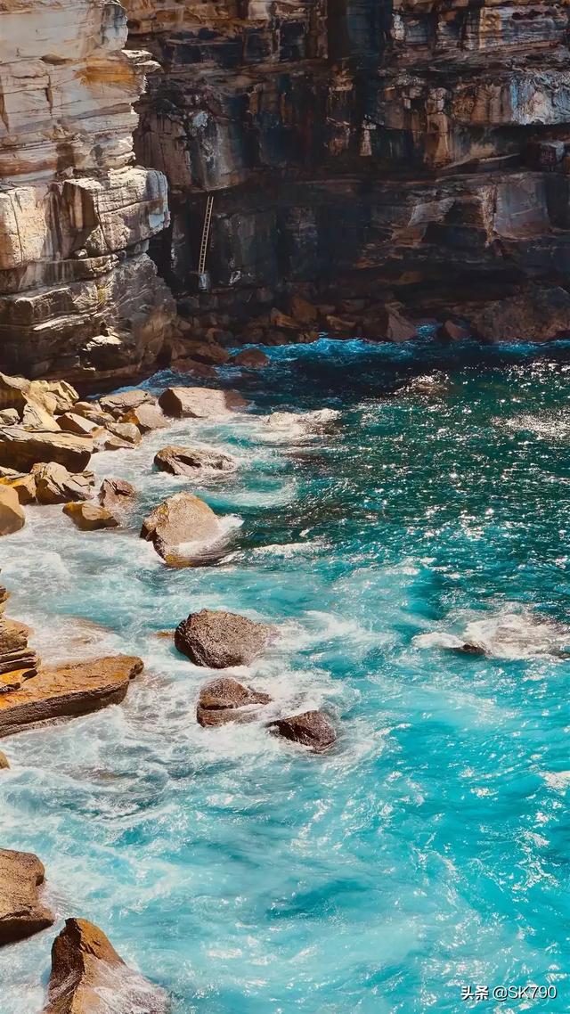 头条问答 - 请问哪位大佬有华为mate20 pro能用的曲面屏壁纸?