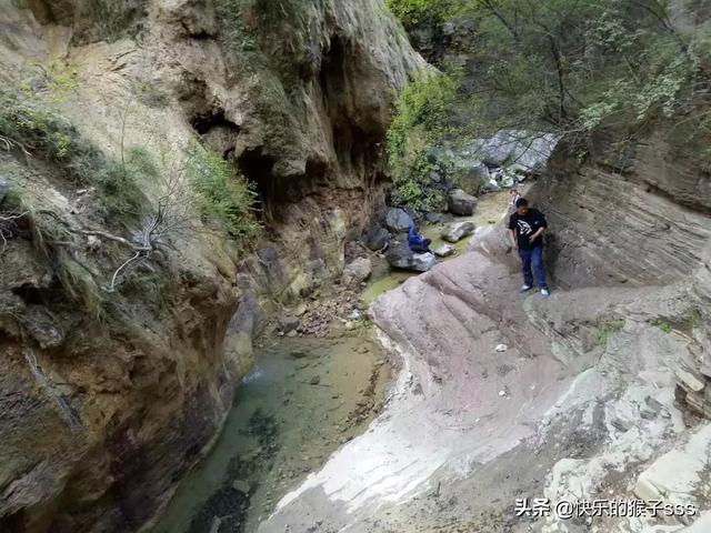 中印边境自卫反击战:某旅行者在山区迷路，当它发现小溪一直沿着小溪走，为什么？