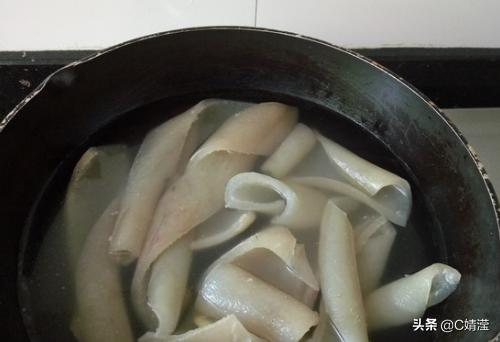 肉皮冻的家常做法步骤图解?