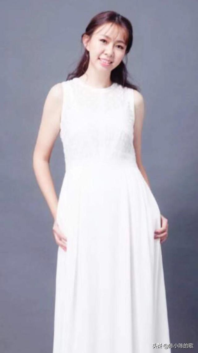 卓一婷:有多少喜欢卓依婷的，如果明年还有演唱会，是否到场支持