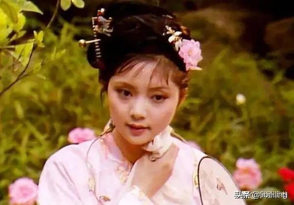 独一无二的微信名女霸气:《红楼梦》里薛宝钗起名字的水平如何