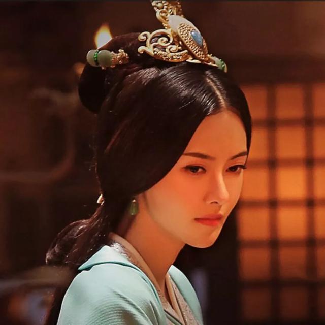 曹丕的老婆:甄宓原本是袁熙的妻子，她后来是怎么成为曹丕的皇后的