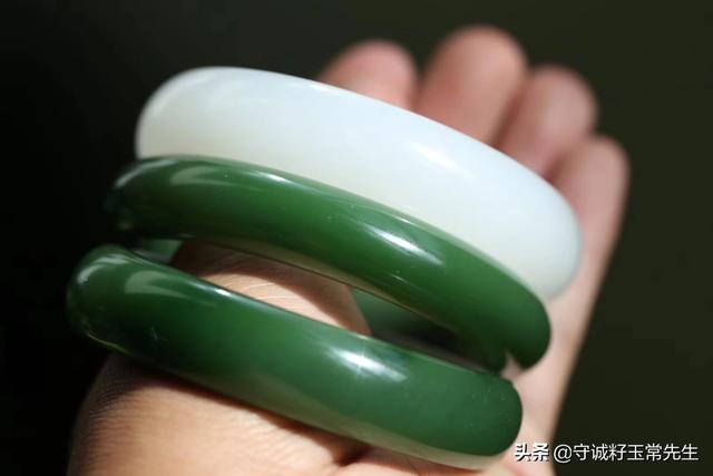 和田玉碧玉有色根好不好,什么样的和田碧玉有收藏价值？