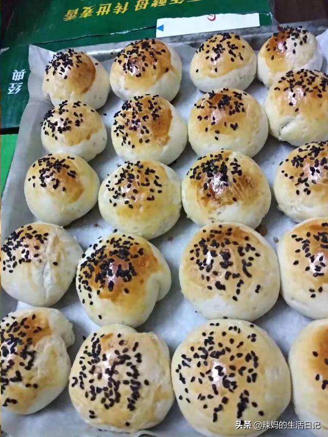 商品蛋黄粉怎么做:蛋黄酥里的蛋黄是鸡蛋黄吗？怎么做好吃？