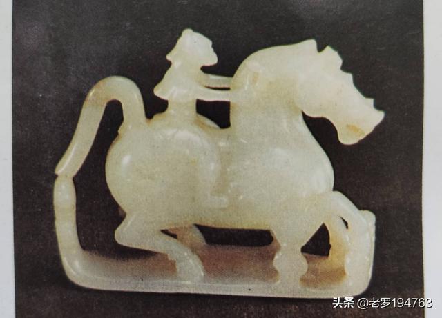 玉石越养越没有光泽，越盘越乌是为什么(玉镯越来越发乌是怎么回事)