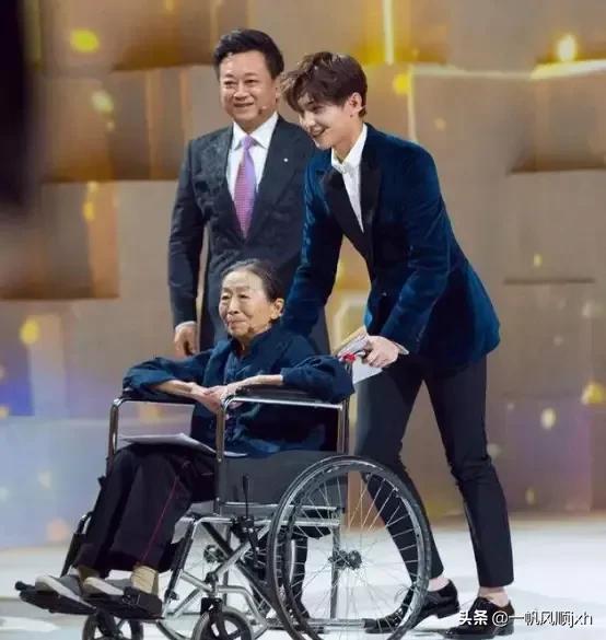 张少华演员简历:职业演员张少华先生去世，“先生”一词与性别无关吗？
