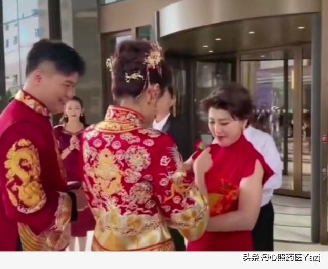 闫学晶疑似遭遇婚变:明星闫学晶为儿子在疫情期间大搞结婚宴席和聚众聚餐，你怎样看？