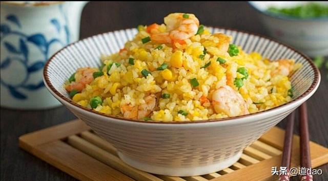 说出10种用米做出的美食有什么？