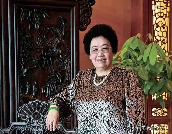 迟重瑞前妻:如何看待迟重瑞和陈丽华的相处方式？