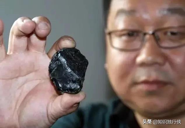 价值1000万的古玉图片,在煤堆里捡到这块煤玉，值多少钱？