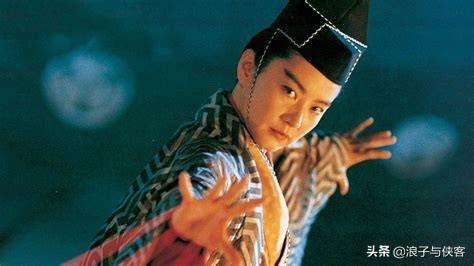 黑木崖上,令狐冲完败于东方不败,难道独孤九剑不如葵花宝典？