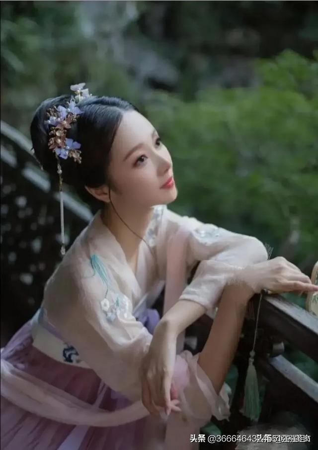 请简短写几句搞笑的夸赞女人的话？