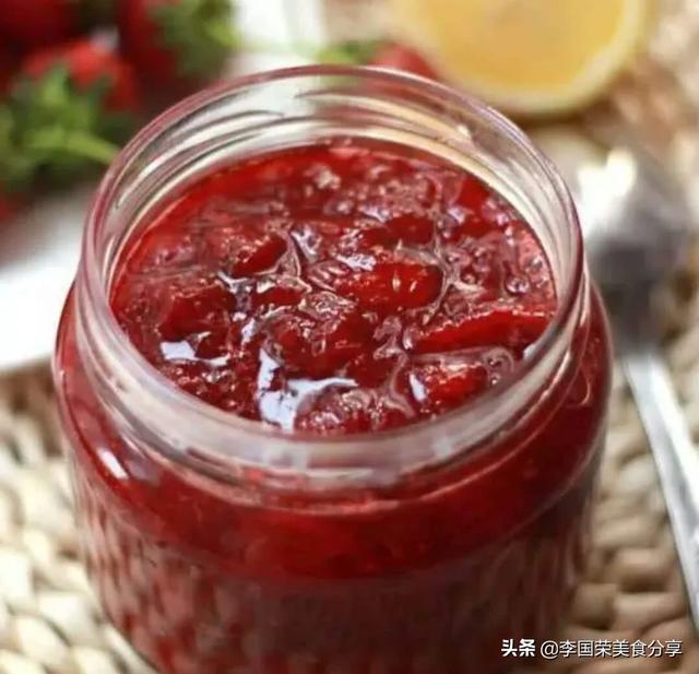 怎样做草莓酱(草莓酱怎么做的视频)
