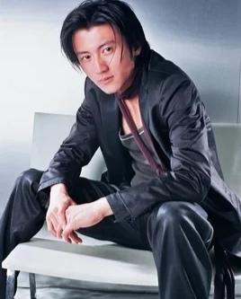 权志龙爆:你觉得谢霆锋和权志龙谁更帅