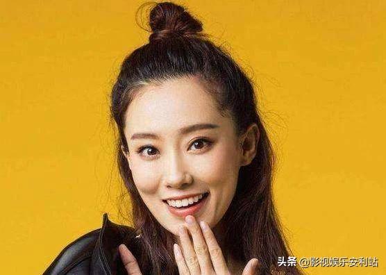 李佳璘:张小斐凭《你好，李焕英》走红，她的同班同学除了杨幂还有谁？