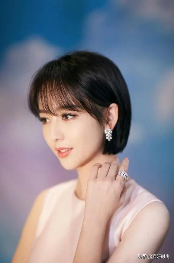 方脸,脖子短并且肩宽适合什么发型?-图7